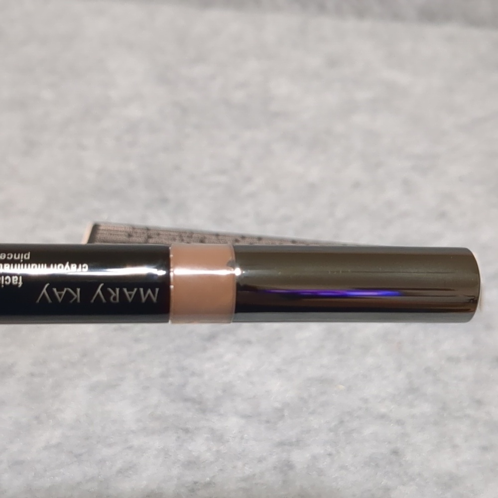 Mary Kay facial highlighting pen Shade 4 019033 - Picture 3 of 5